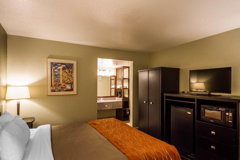 Comfort Inn&Suites Rancho Cordova-Sacramento Exterior foto